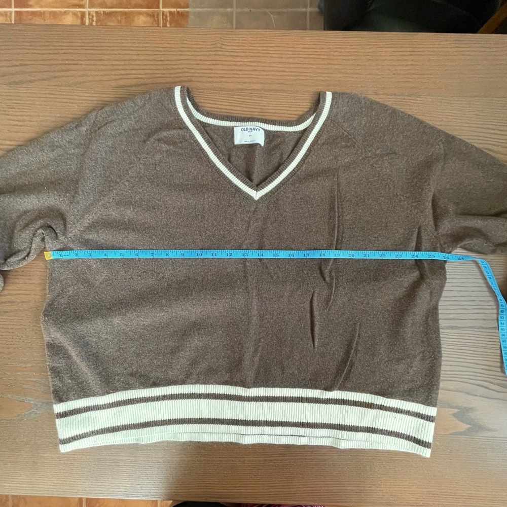 Old Navy SoSoft Loose V-Neck Sweater - Feels Like Cashmere - Warm - Plus Size - Picture 4 of 10